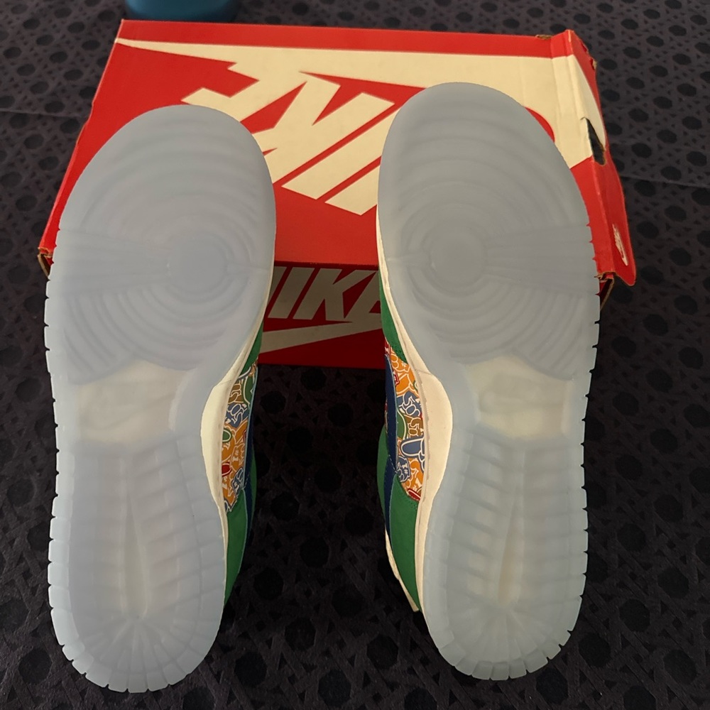 Size 10 - Nike Dunk Low Foam Finger 2022 - Picture 4 of 8